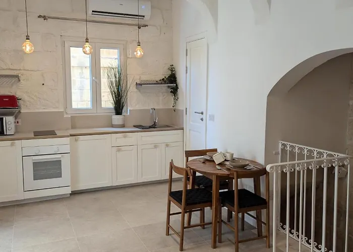 35, Valletta Boutique Escape